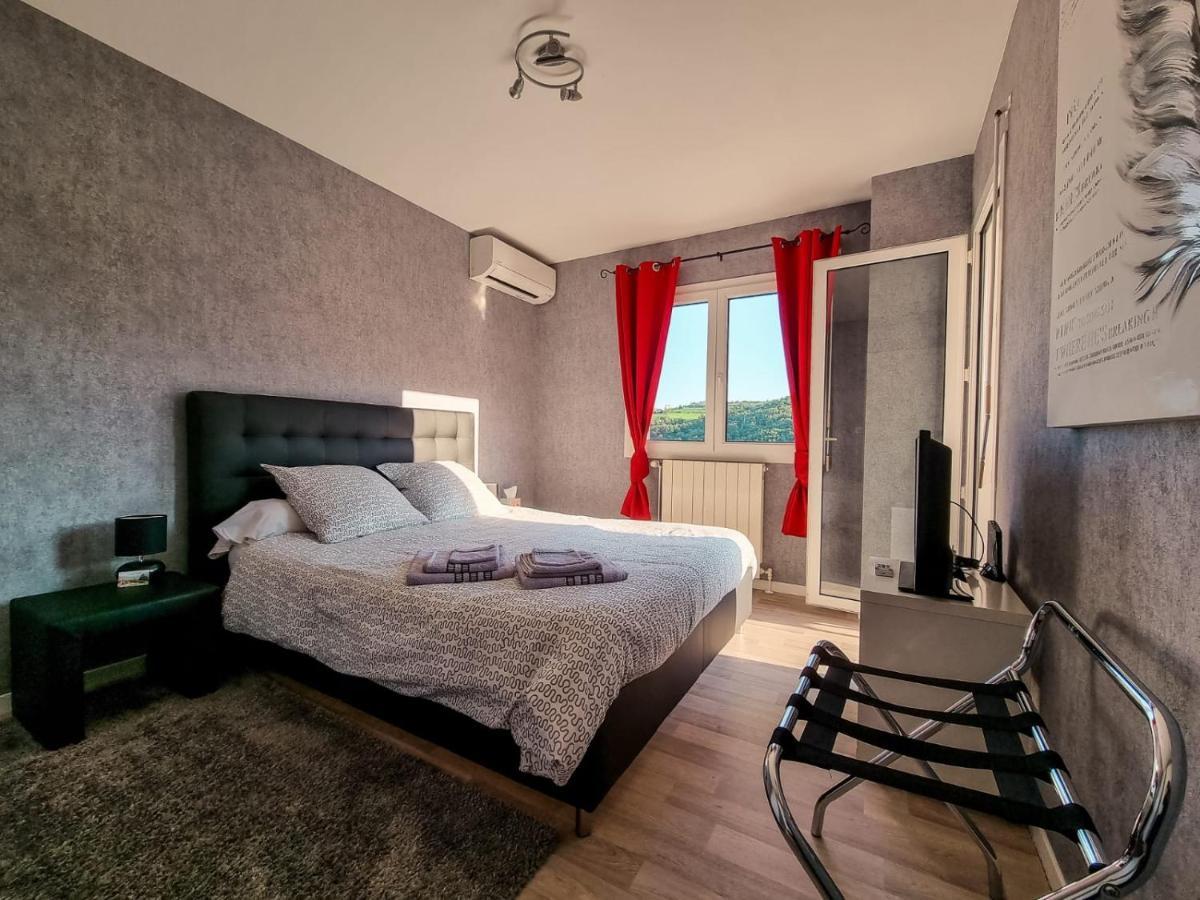 Wine Passion Panoramic Hotel Chavanay ภายนอก รูปภาพ